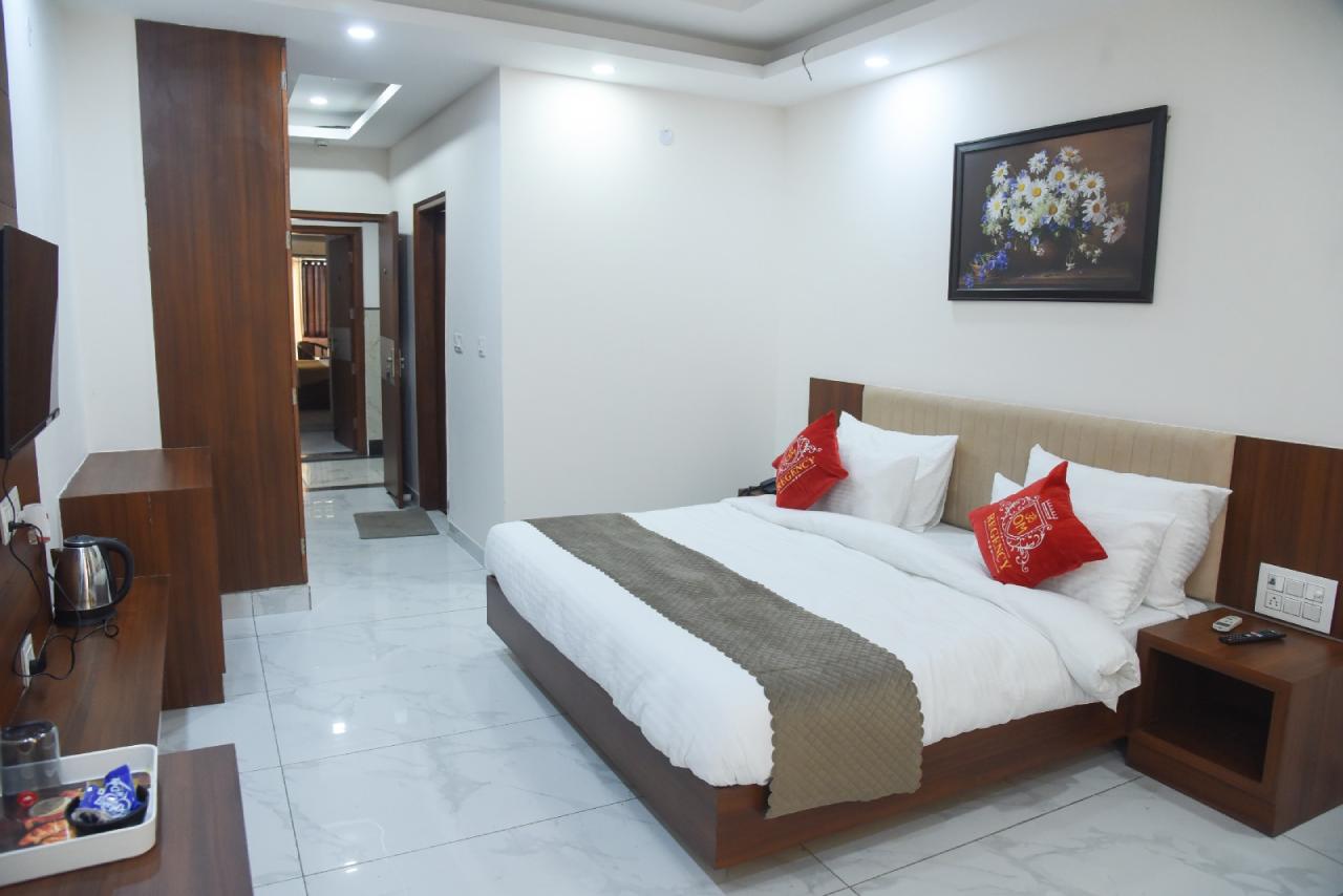 Hotel Om Regency 